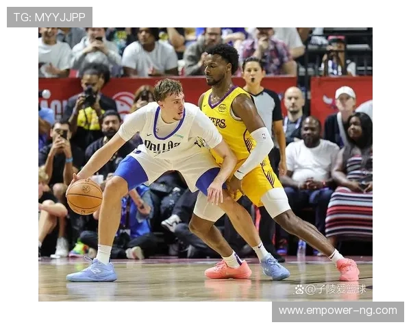 NBA焦点战群星爆发季后赛席位争夺愈发激烈联盟格局再生变数